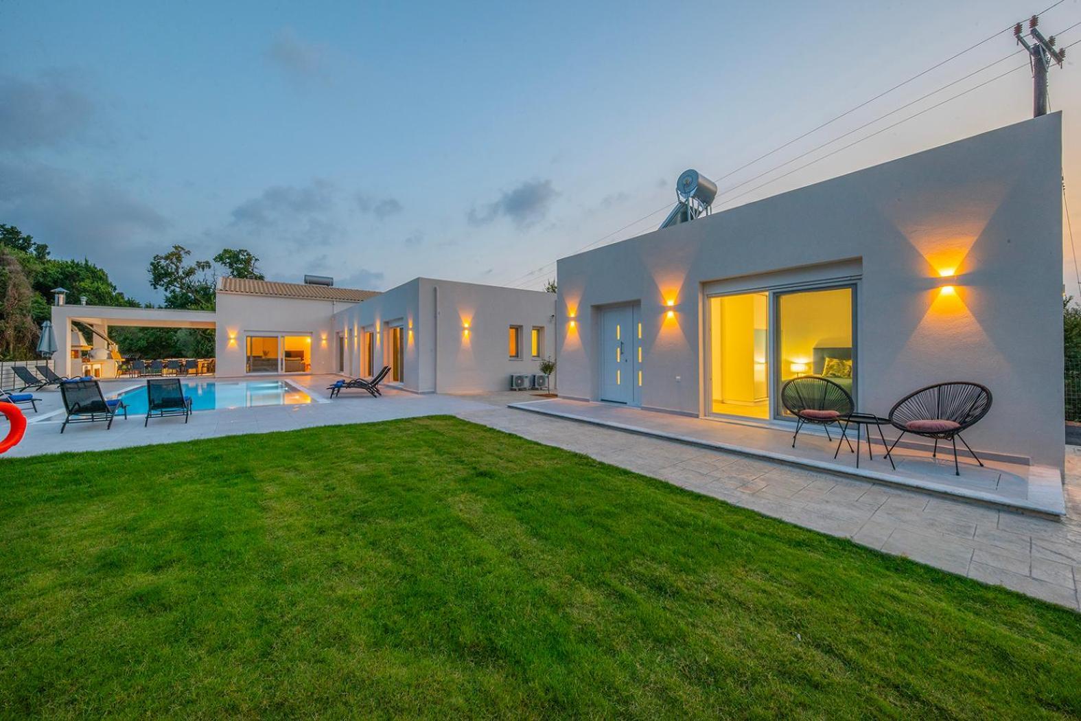 Villa Ami, Roda, Corfu: 10 Guests, Heated Pool, Private Mini Golf, Pool Table & More!! Dış mekan fotoğraf